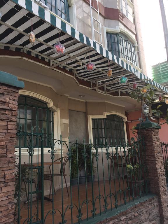 1 River Central Hostel Makati City Exterior photo